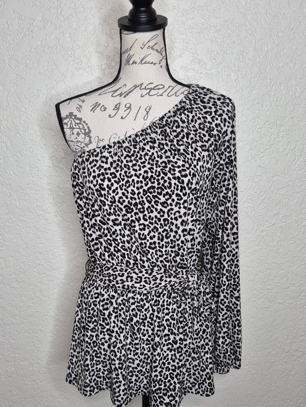 MICHAEL Michael Kors Animal Print‎ One Sleeve Top Size L